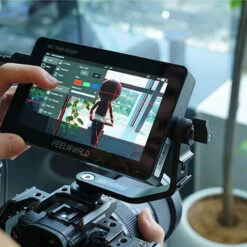 Moniteur Feelworld F5 ProX -Magasin D’Équipement De Caméra D’Action moniteur feelworld f5 prox 2