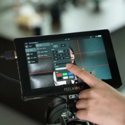 Moniteur Feelworld F7 Plus -Magasin D’Équipement De Caméra D’Action moniteur feelworld f7 plus 8