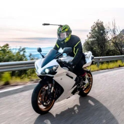 Support De Casque Insta360 Licorne En Fibre De Carbone -Magasin D’Équipement De Caméra D’Action support de casque insta360 licorne 3