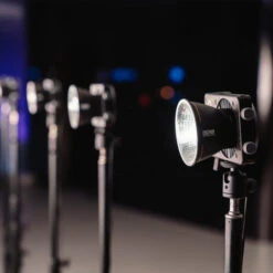 Torche Zhiyun Molus X100 -Magasin D’Équipement De Caméra D’Action torche zhiyun molus x100 8